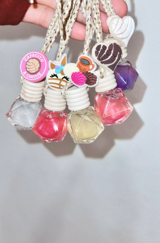 Car Hanging Air diffuser with Conchita charm (charm may vary)